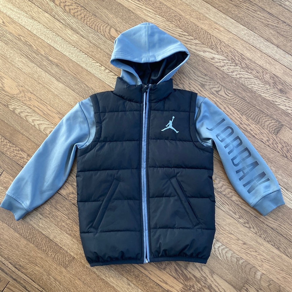 Boys JORDAN coat size 5